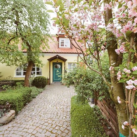 The Secret Garden Boutique B&B Βίλνιους Εξωτερικό φωτογραφία