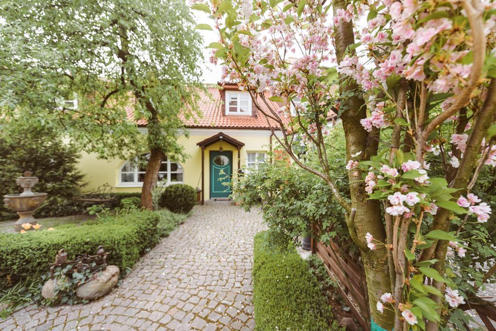 The Secret Garden Boutique B&B Βίλνιους Εξωτερικό φωτογραφία